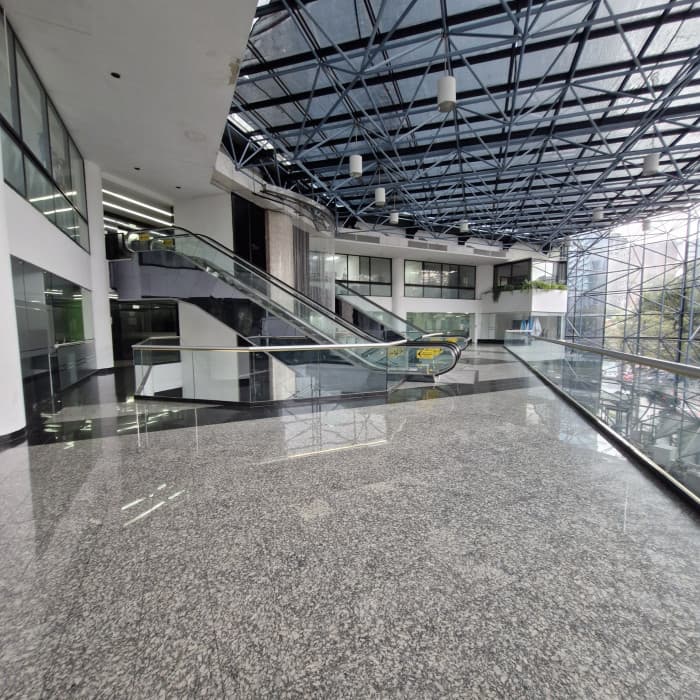 Oficina en Renta en Edificio Corporativo en Zona 10 - foto 1
