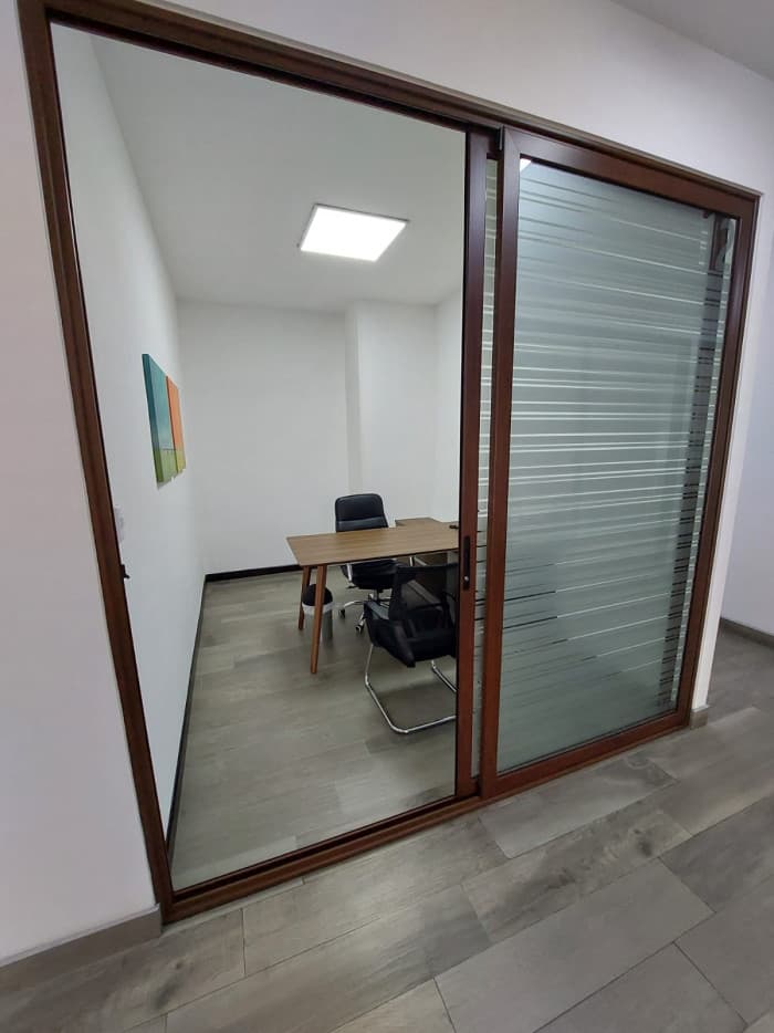 Oficina de 7.90m en Renta Distrito de Negocios Zona 16  - foto 1