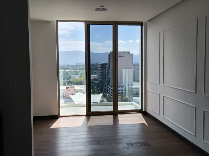 Apartamento en Venta en Zona 10 Edificio Atarah - foto 1