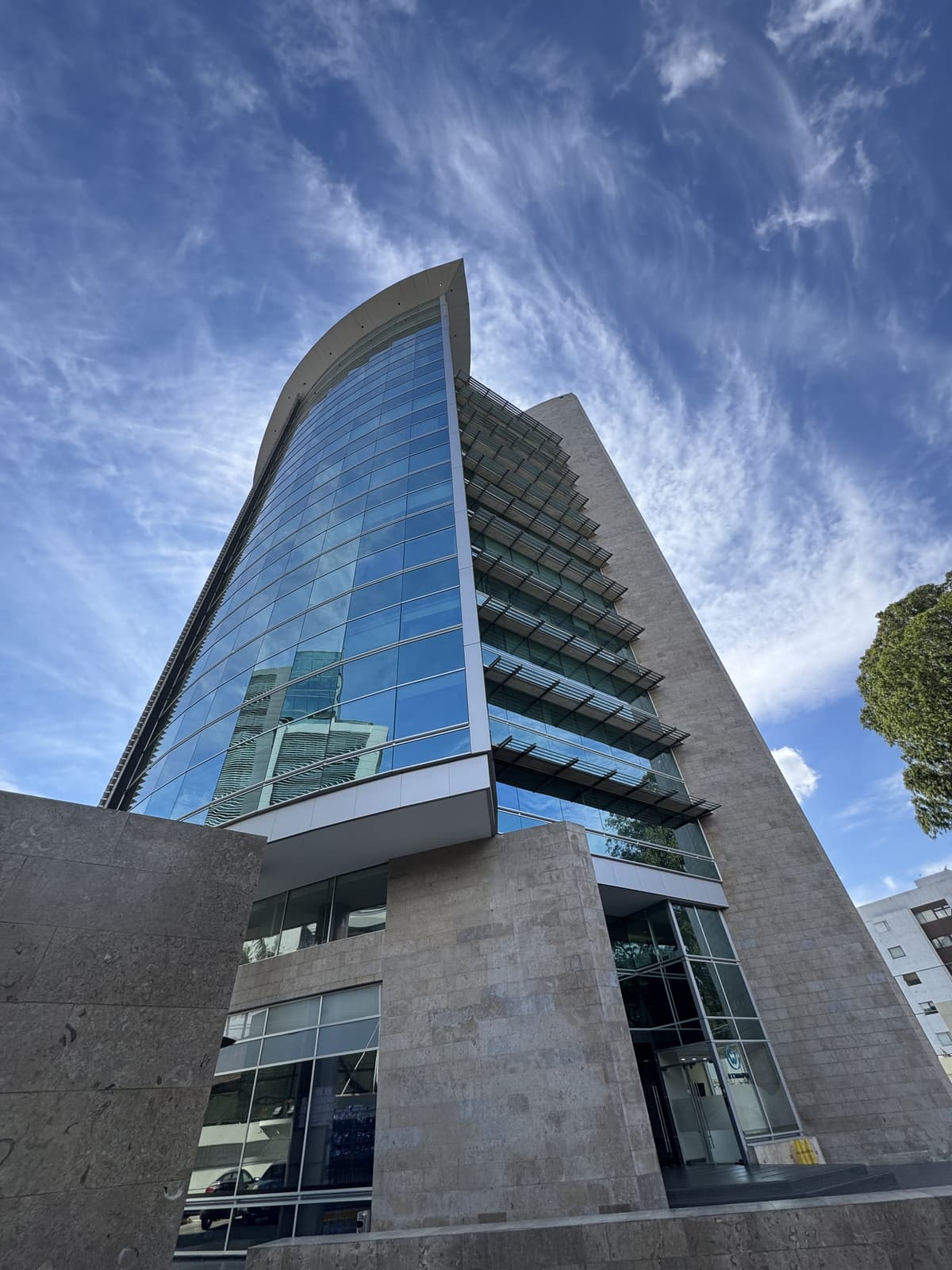 Oficina en venta Zona 15 Edificio Avante - foto 1