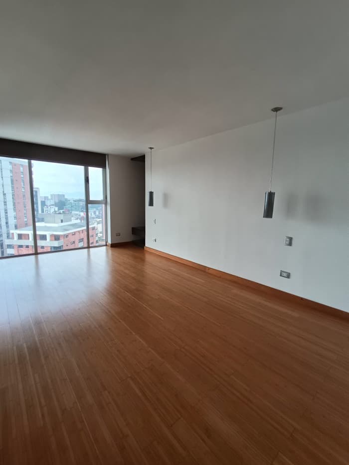 Apartamento en Venta en zona 10, Diagonal 6 - foto 1