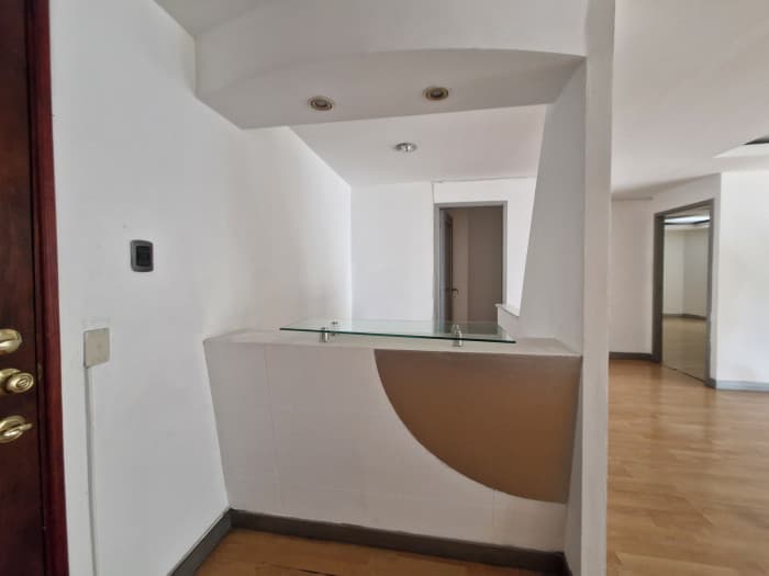 Oficina en alquiler edificio ubicado en zona 10 - foto 1
