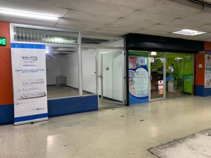 Local Comercial en Renta en Centro Comercial Zona 5 - foto 1