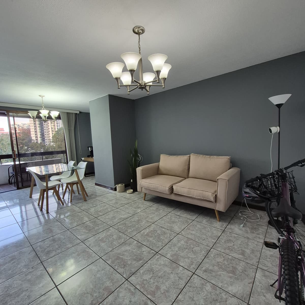 Apartamento en venta en zona 15 Edificio de uso mixto - foto 1