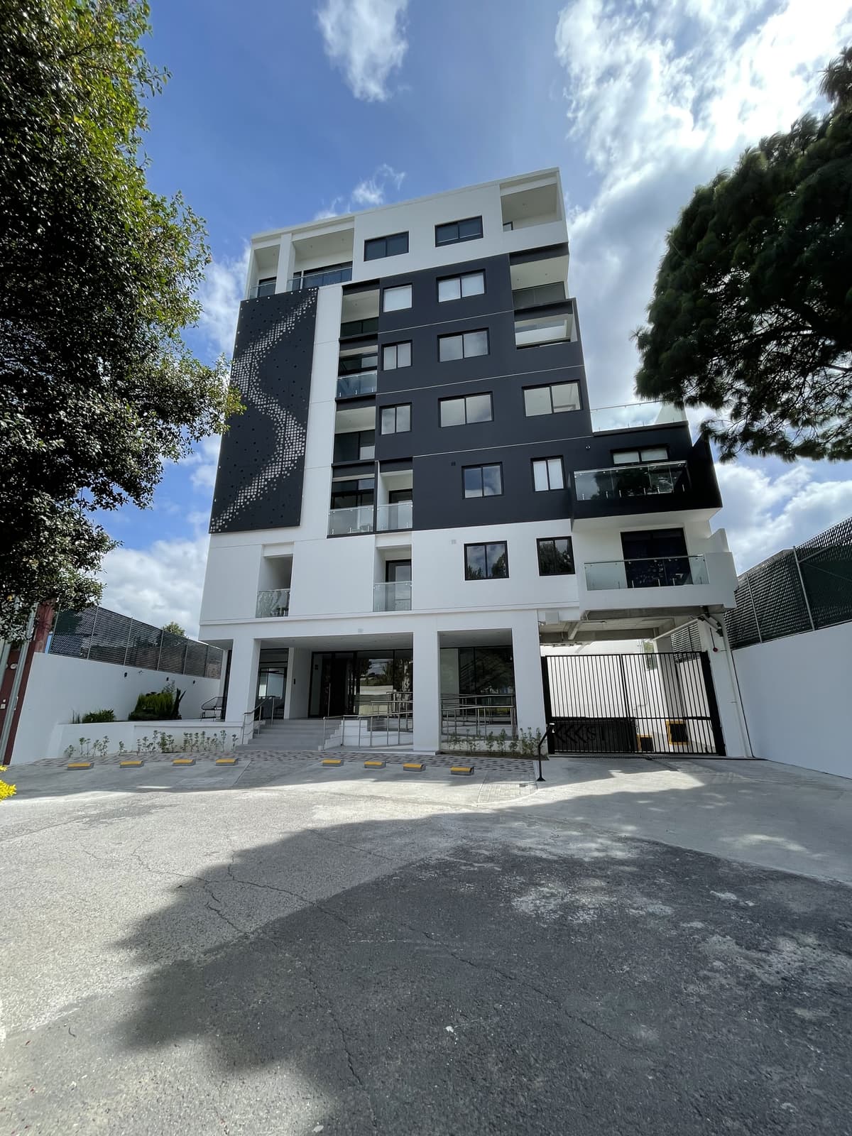 Apartamento en Venta en La Villa Zona 14, Guatemala - foto 1