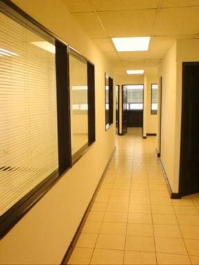 Oficina en Venta/Renta Centro Empresarial Zona 10  - foto 1