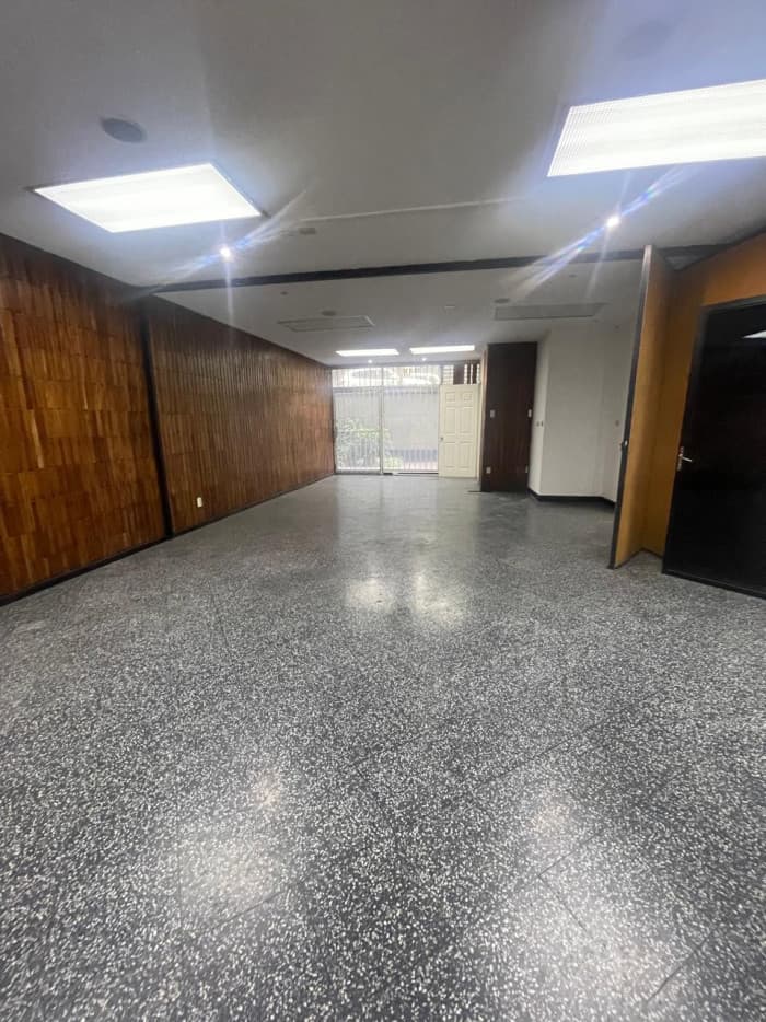 Oficina en edificio Zona 9 - foto 1