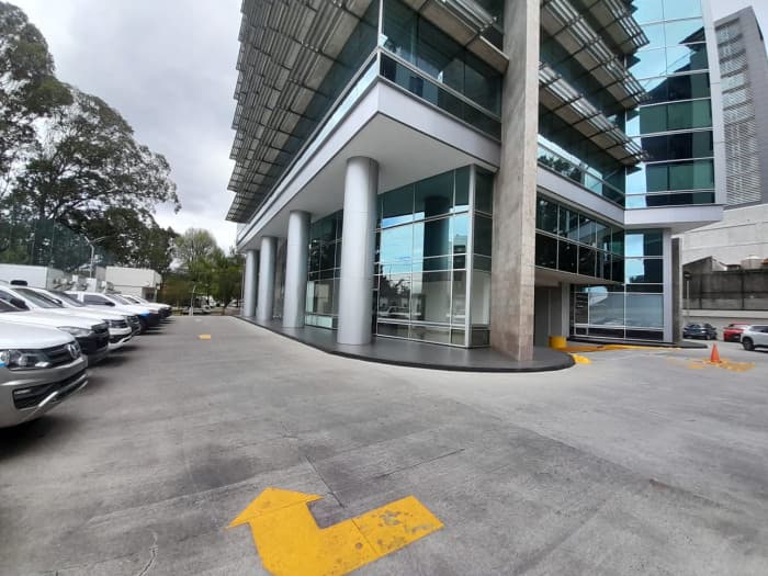 Local en VENTA / Renta en Edificio Oficinas Zona 15 - foto 1