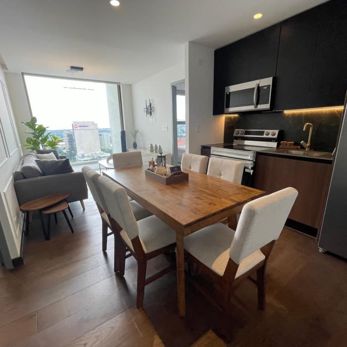 Apartamento Amueblado en Renta en Zona 10 - foto 1