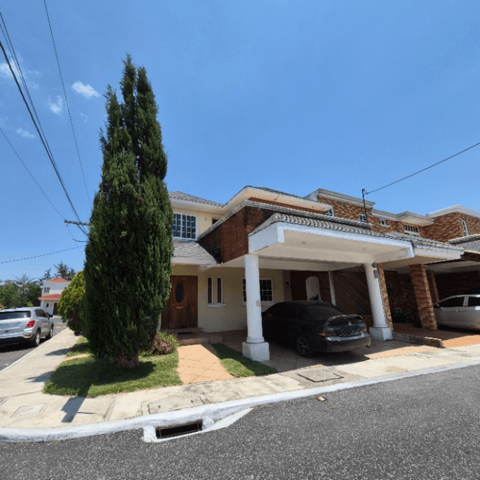 Casa de esquina en venta Km. 18 Carretera Salvador - foto 1