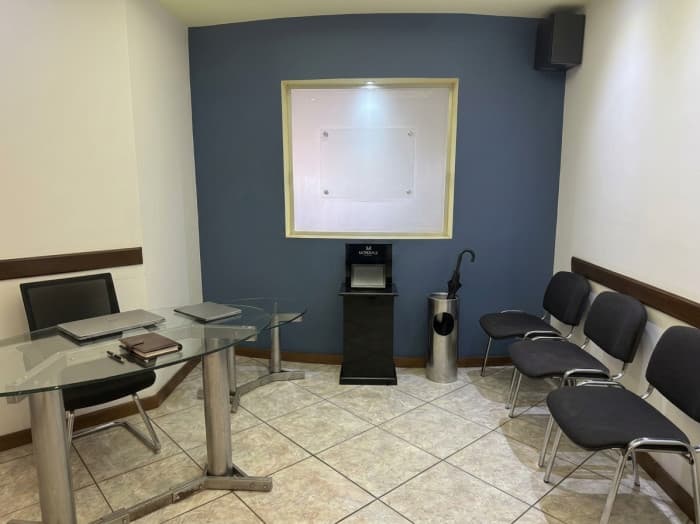 Oficina en renta en zona 15 Edificio de uso mixto  - foto 1
