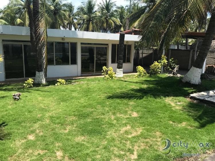 Casa en Venta en Sipacate - foto 1