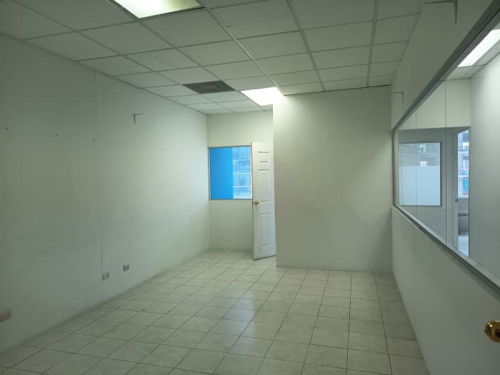 Oficina en Venta y/o renta en Zona 10 Zona Pradera - foto 1