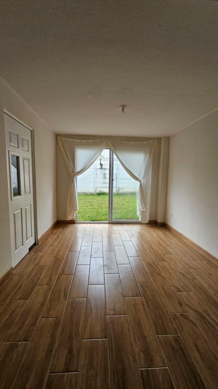 RENTA Casa en Altos de San Nicolás 2 San José Pinula - foto 1