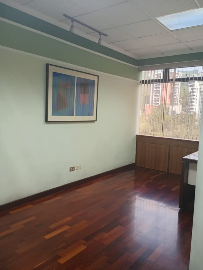 Oficina/clínica en renta en zona 15 - foto 1