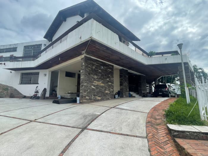 Casa en venta carretera al Mayan Golf Club Villa Nueva - foto 1