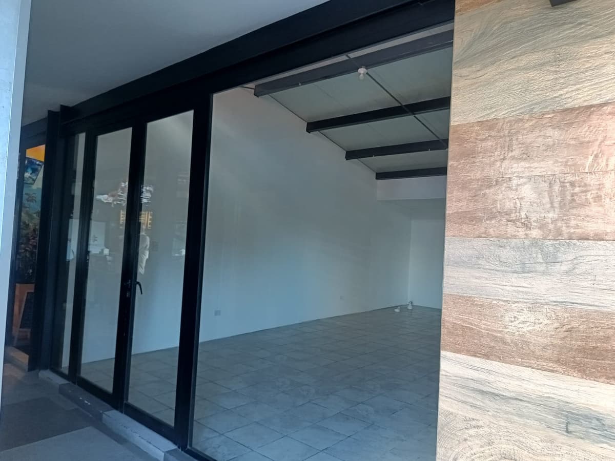 Local Comercial en Renta en Zona 10 - foto 1