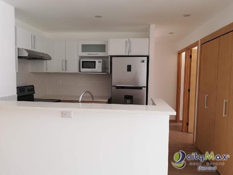 Apartamento de 2 habitaciones en zona 10 - foto 1