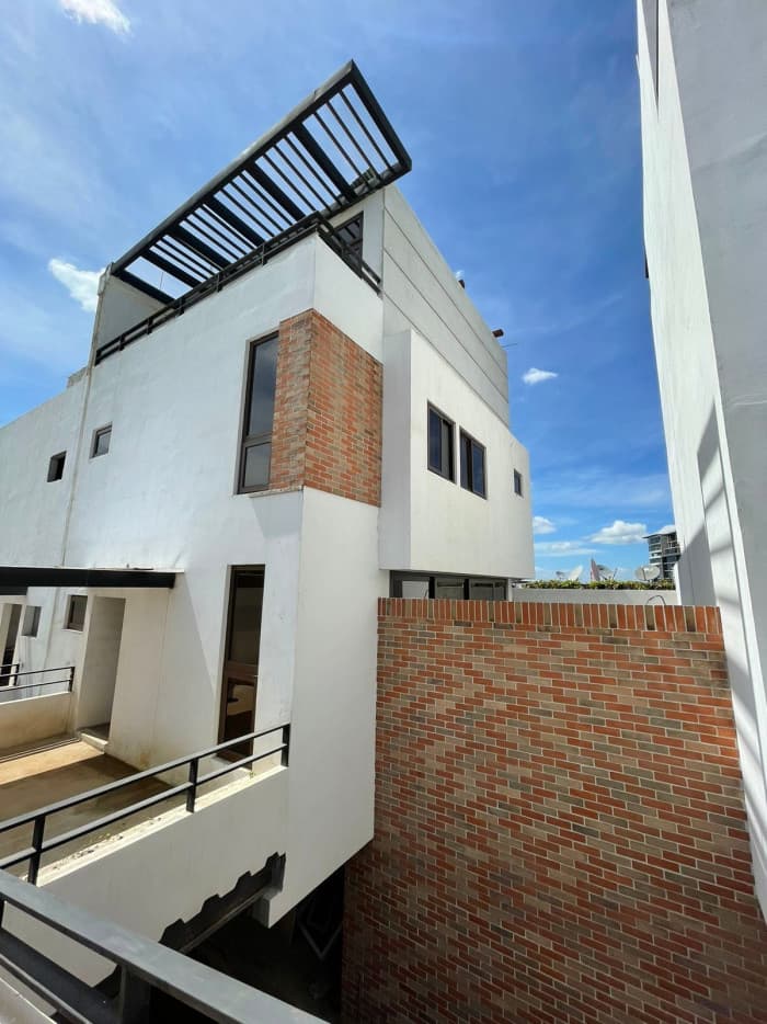Casa nueva en Venta Zona 15 La Isla - foto 1