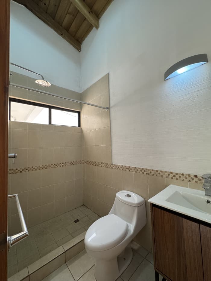 Casa en renta condominio Zona 16 Blvd. Acatán - foto 13