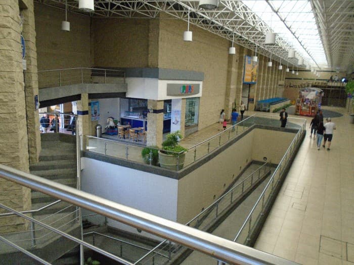 Renta Local en 2 Nivel Plaza Comercial en San Cristobal - foto 4