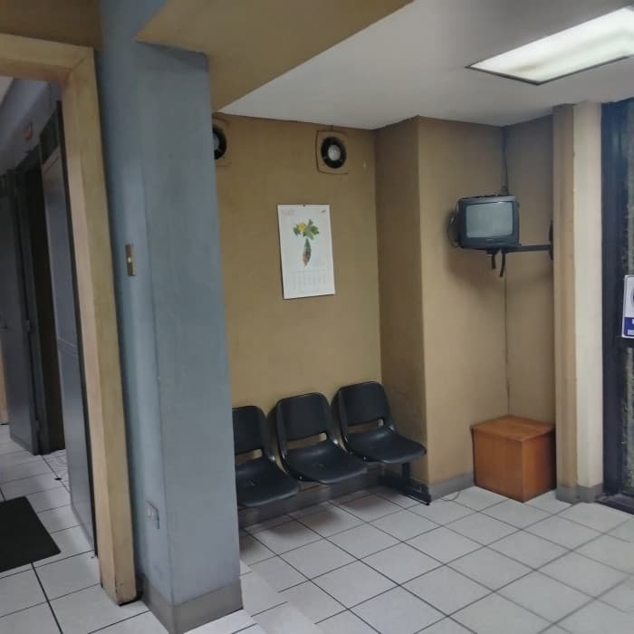 Renta de Oficina en zona 10 en la 6a avenida. - foto 3