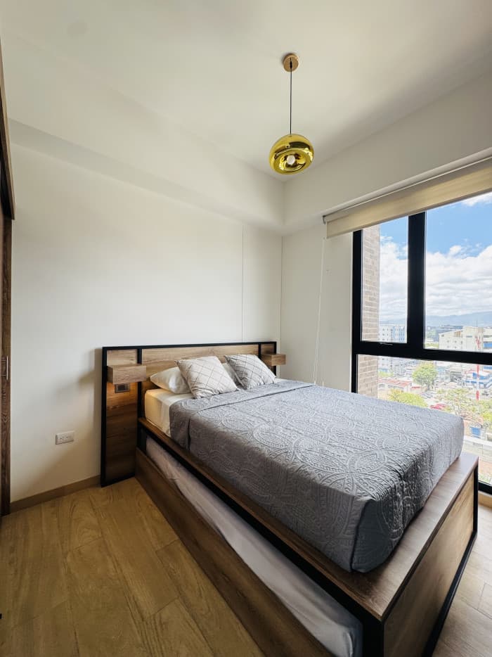 Apartamento amueblado en renta zona 10 - foto 4