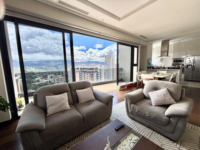Apartamento de Lujo en Venta en Zona 14 - foto 2