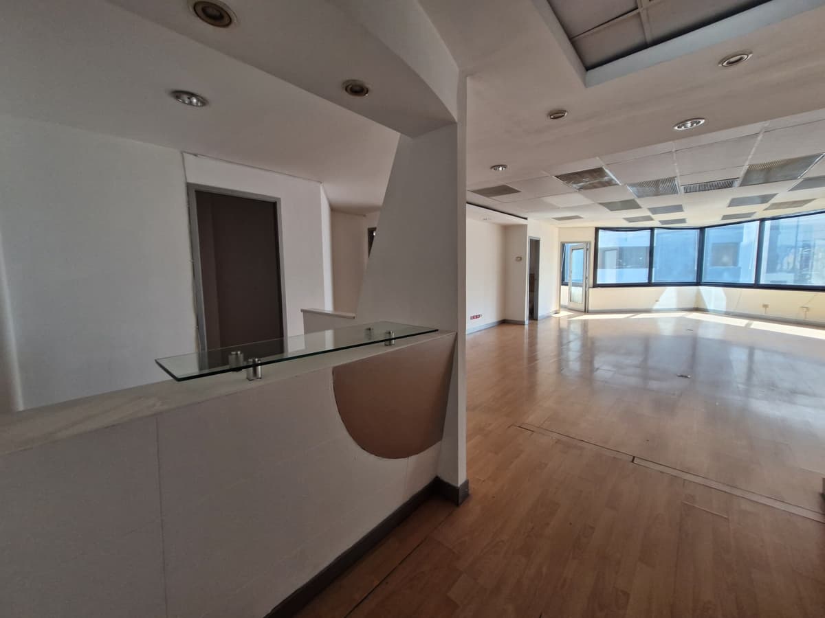 Oficina en alquiler edificio ubicado en zona 10 - foto 2