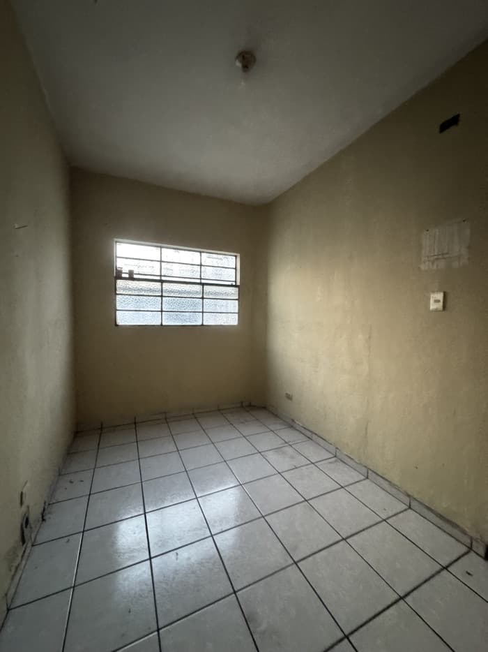 Casa en renta para oficinas y bodegas en zona 9 - foto 19