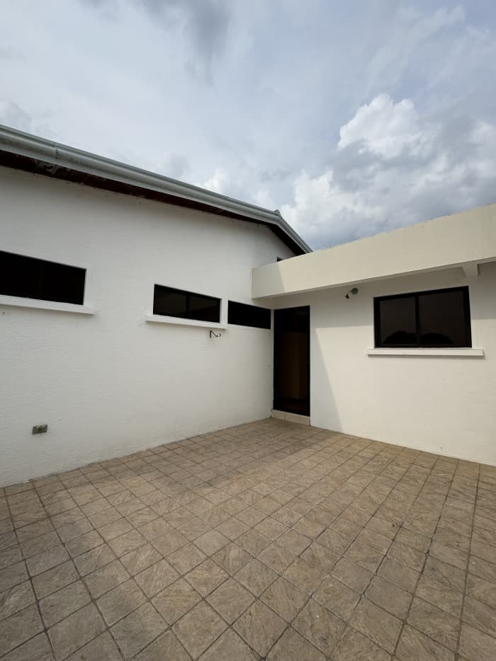 Casa en renta condominio Zona 16 Blvd. Acatán - foto 14