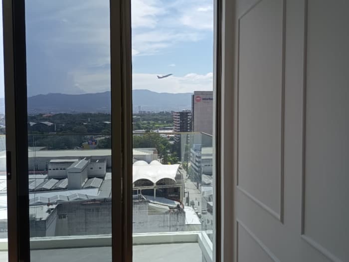 Apartamento en Venta en Zona 10 Edificio Atarah - foto 2