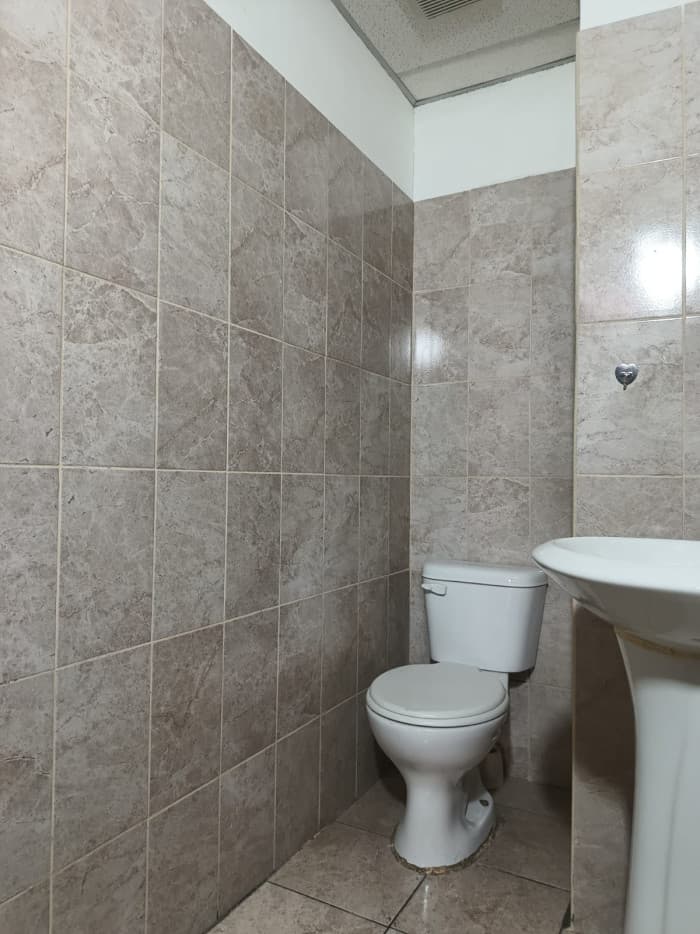 Local Comercial en Renta en Zona 10 - foto 4