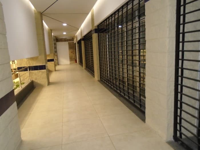 Renta Local en 2 Nivel Plaza Comercial en San Cristobal - foto 3