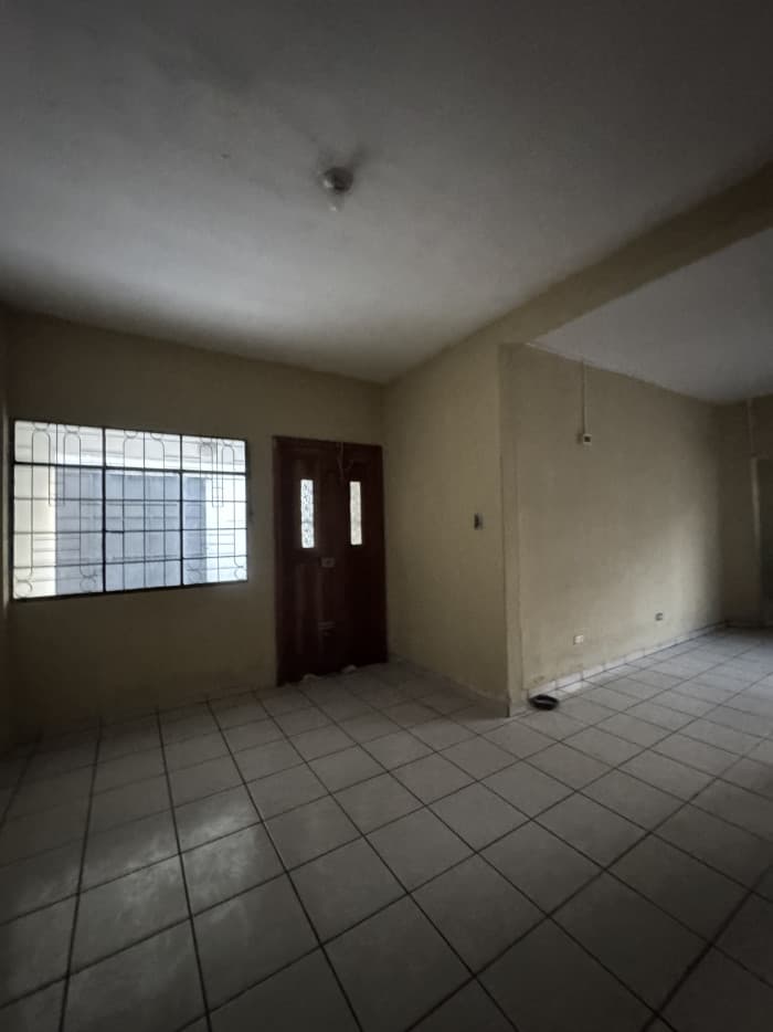 Casa en renta para oficinas y bodegas en zona 9 - foto 15