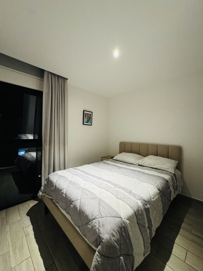 Apartamento Amueblado en renta  Zona 10 - foto 4