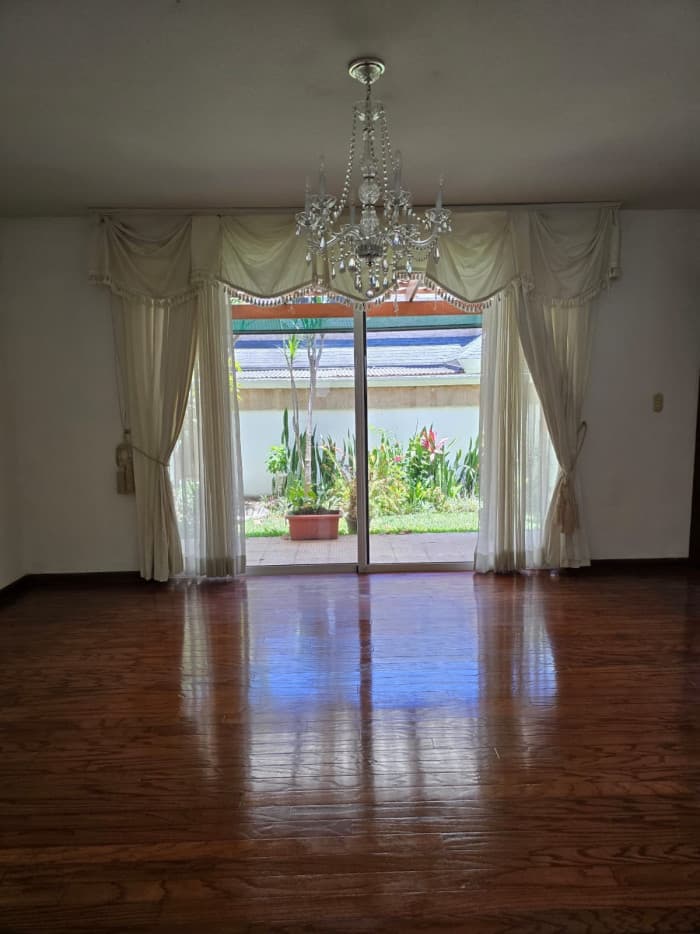Casa en renta en zona 14 en Condominio - foto 2