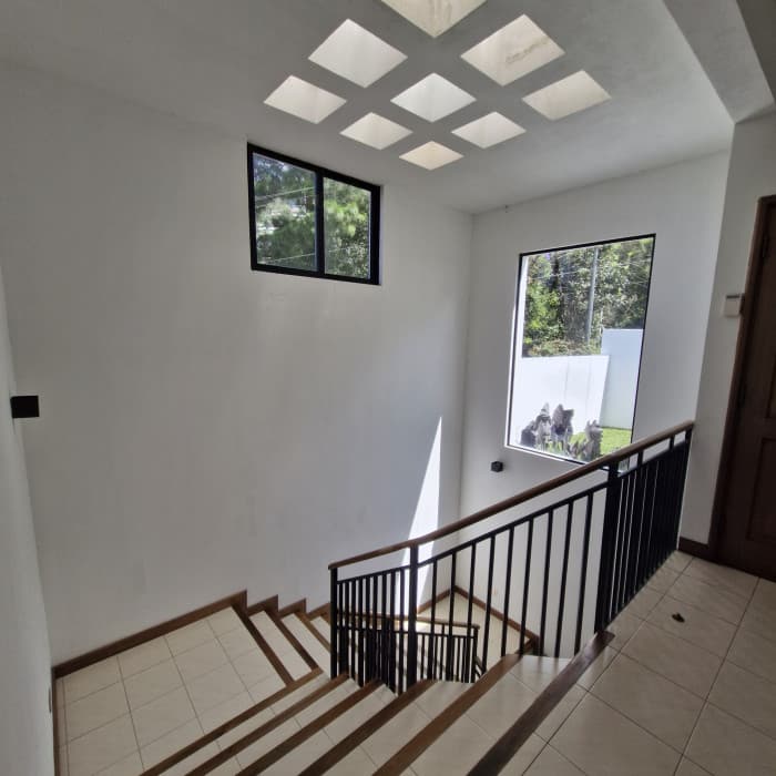 Elegante casa en Renta en Km. 8.5 Carretera al Salvador - foto 2