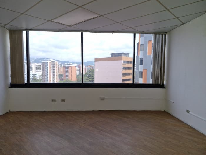 Oficina en renta Pent House de edificio en zona 10. - foto 3