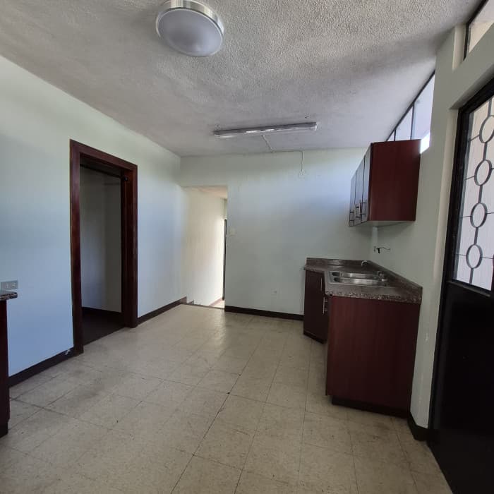 Casa en renta para oficinas zona 15 Vista Hermosa 1 - foto 9