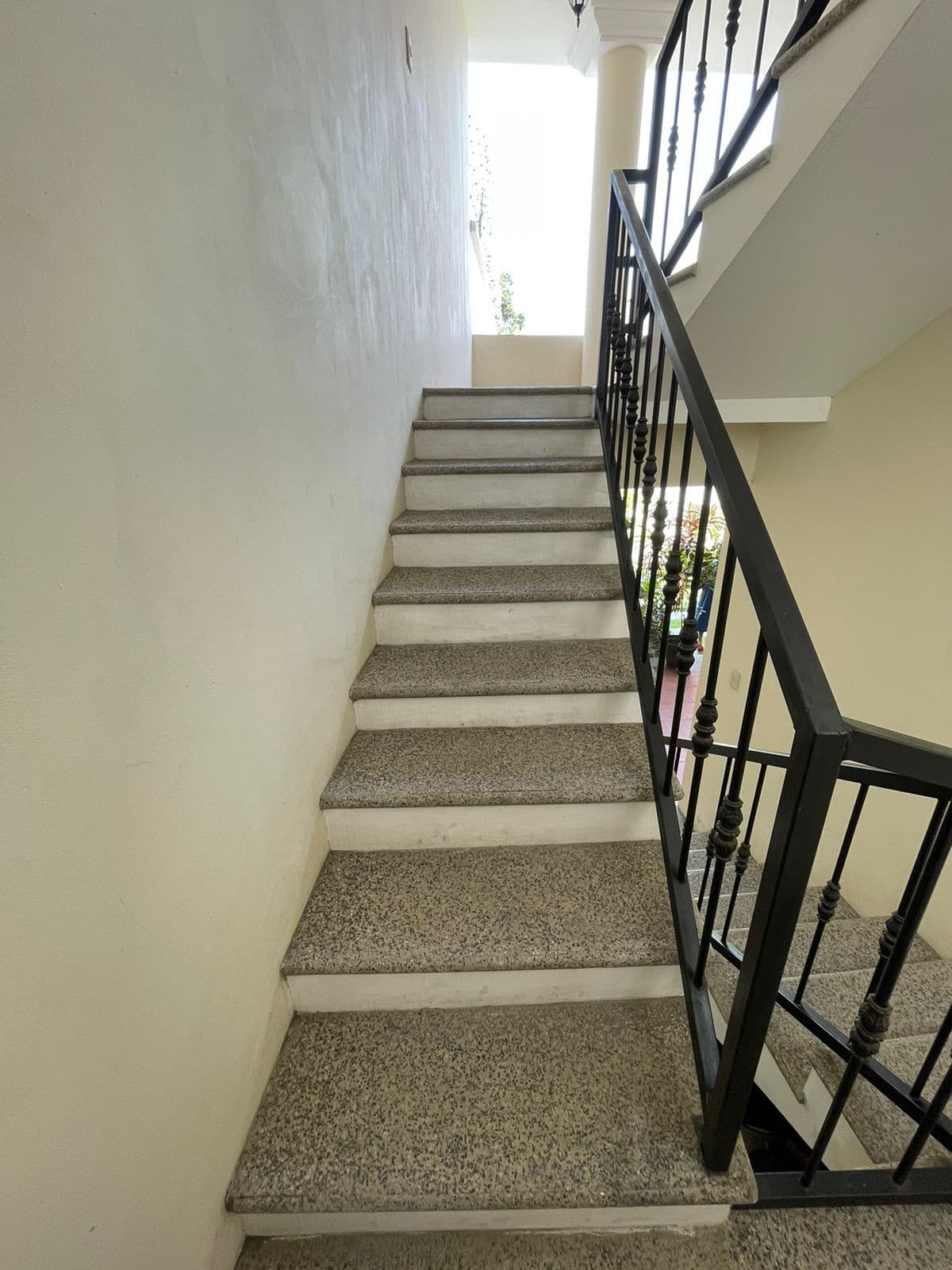 Casa grande en venta en Jutiapa sobre calle principal  - foto 4