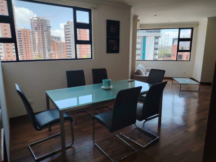 Apartamento semi amueblado en renta en zona 14 - foto 2
