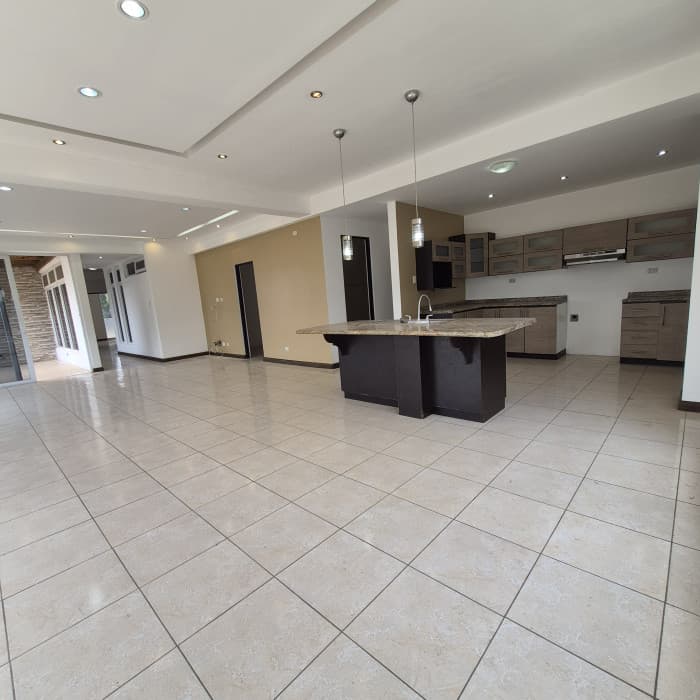 Apartamento en Renta en Kanajuyu 2 Zona 16 - foto 4