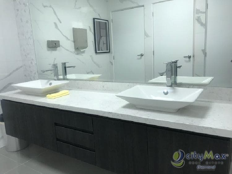 Oficina de 7.90m en Renta Distrito de Negocios Zona 16  - foto 3