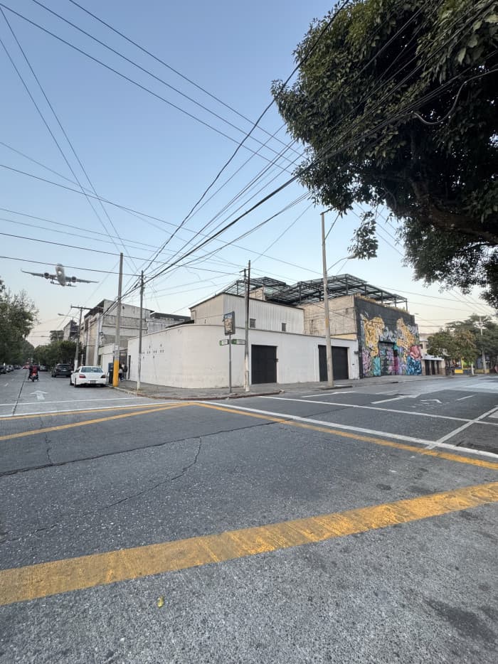 Casa en renta para oficinas y bodegas en zona 9 - foto 20
