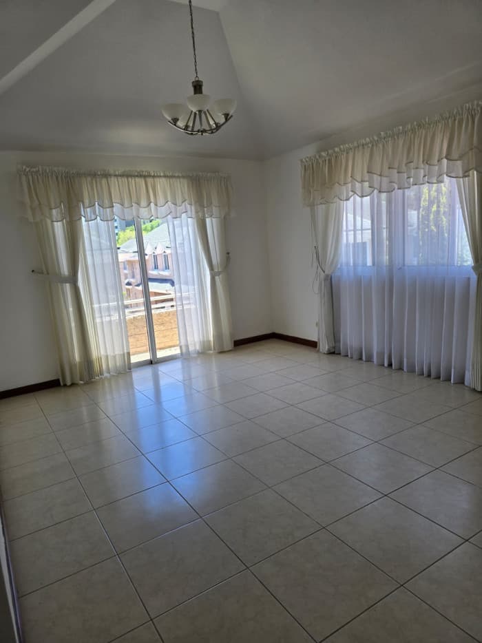 Casa en renta en zona 14 en Condominio - foto 10