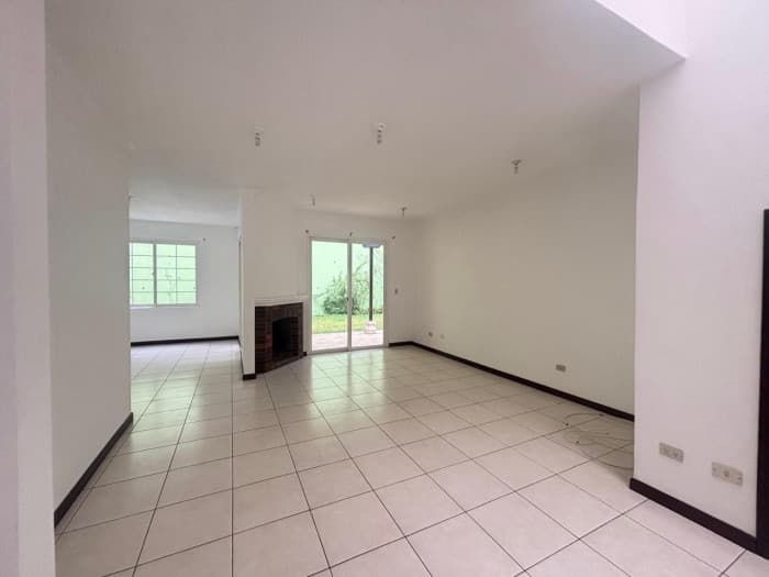 Casa en venta y renta condominio Entreverdes Fraijanes - foto 2