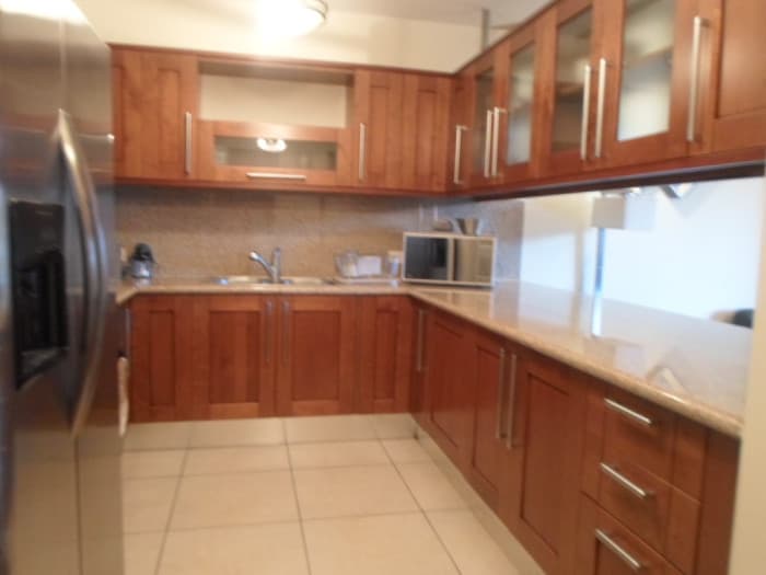 VENDO O RENTO Elegante Apartamento en zona 14 - foto 3