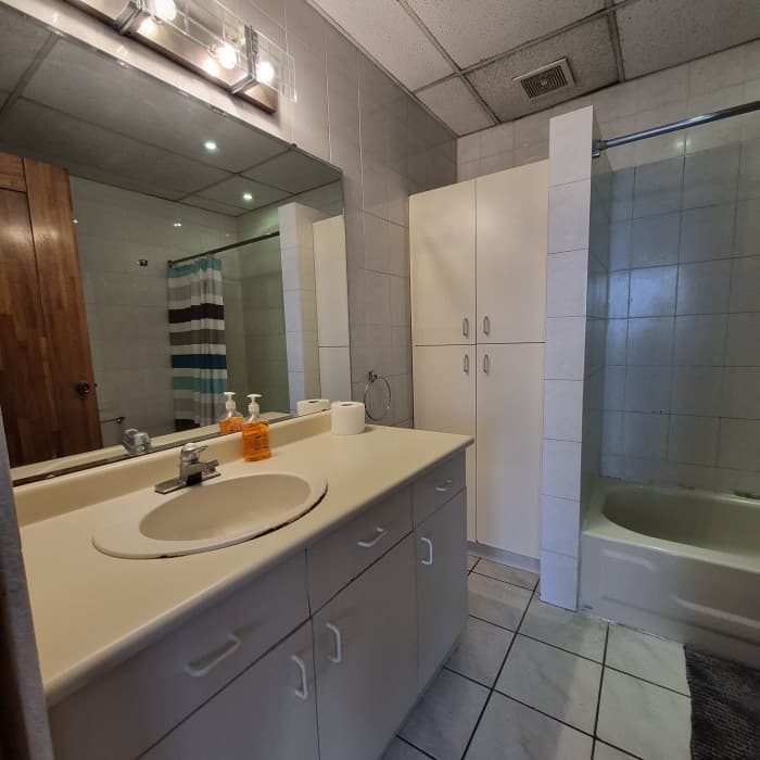 Renta apartamento amplio de 1 habitación en zona 15 VH2 - foto 11