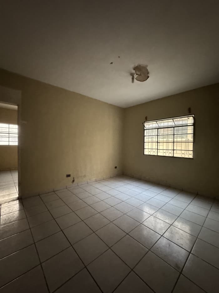 Casa en renta para oficinas y bodegas en zona 9 - foto 18
